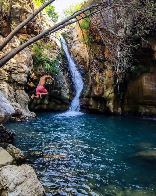 Jump.📸@elianehajj.... jump jumping waterfall coldwater water cold... (Akoura, Mont-Liban, Lebanon)