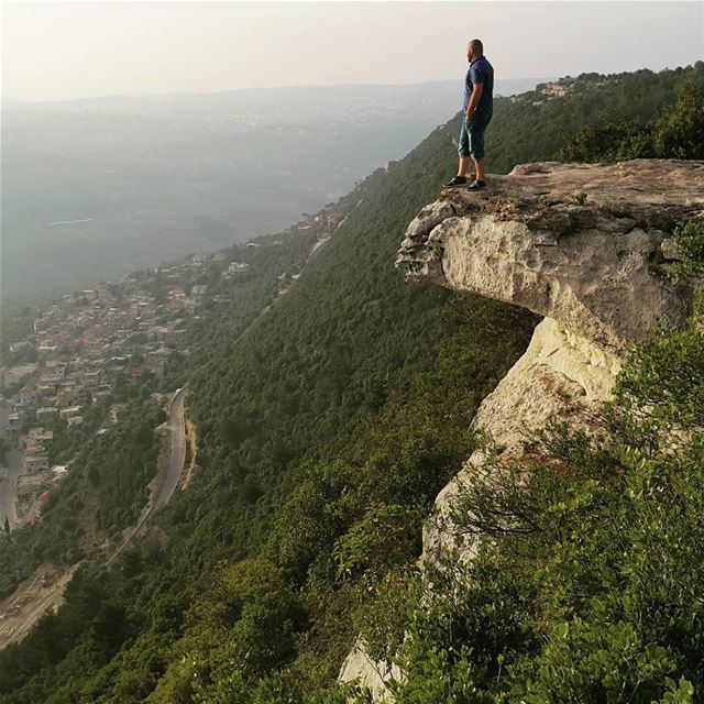  jump  rock  mountains  lebanon  chouf  lionking  summer  horizon ...