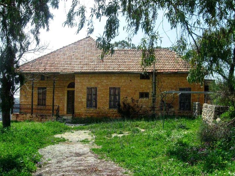 Just an old house in Deir El Qamar...  Lebanon  lebanonhouses  oldhouse ...