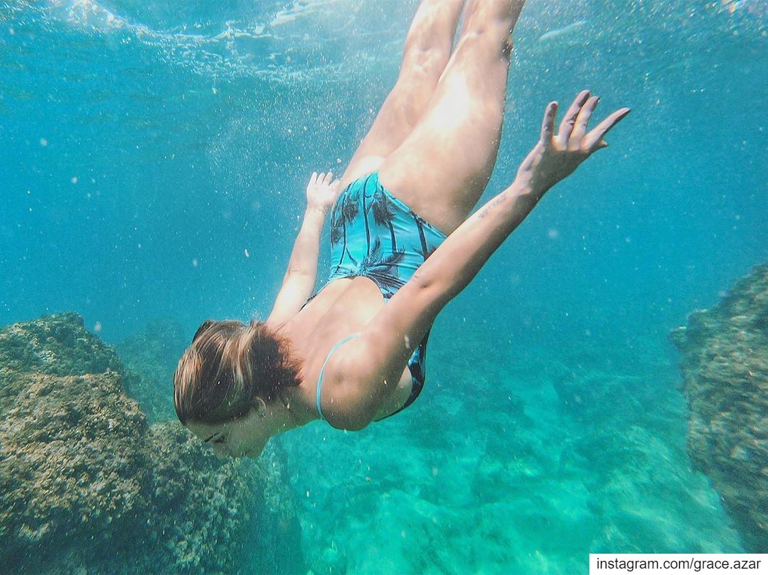 Just another relaxing moment underwater. travelwithgrace  travel  happy ... (El Berbâra, Mont-Liban, Lebanon)