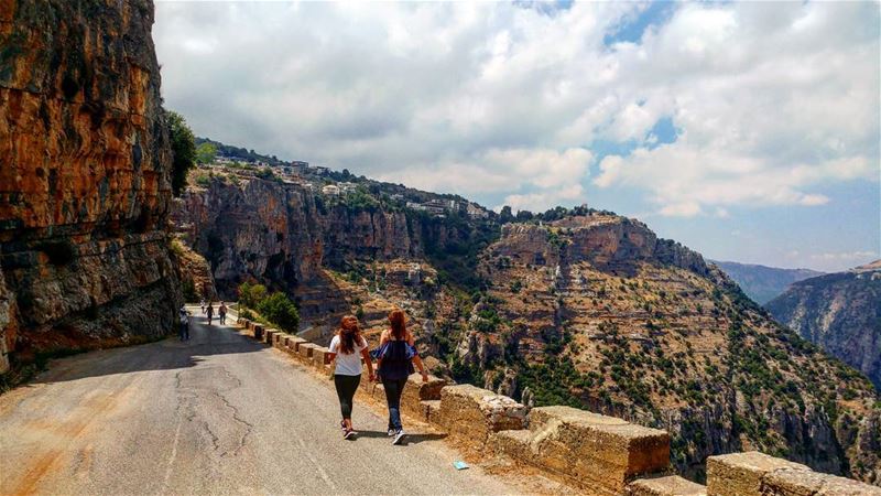 Just keep walking till the end of the path   summer2k17 ... (Wadi Qannubin, Liban-Nord, Lebanon)