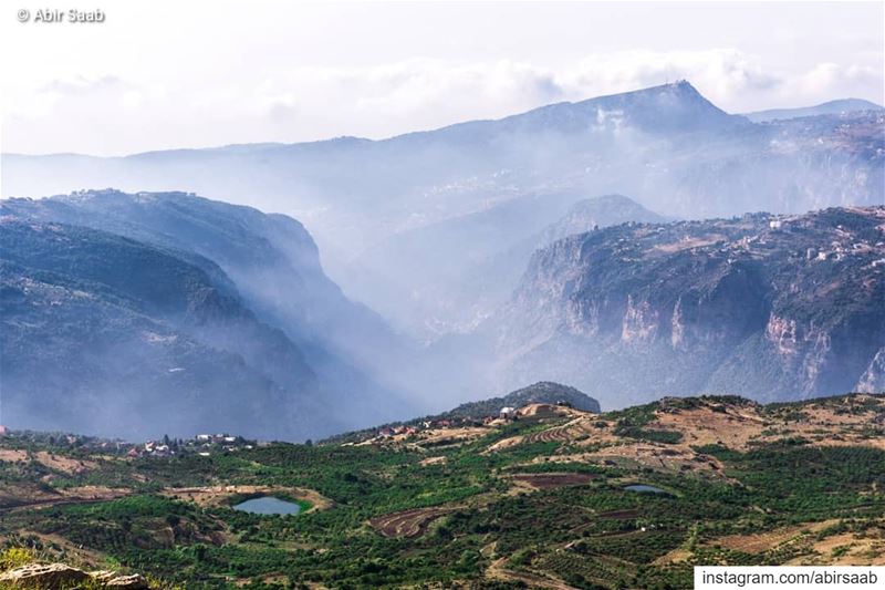 Just standing there makes one forget life tensions and worries! Slow down... (Hadeth El Joubbe, Liban-Nord, Lebanon)