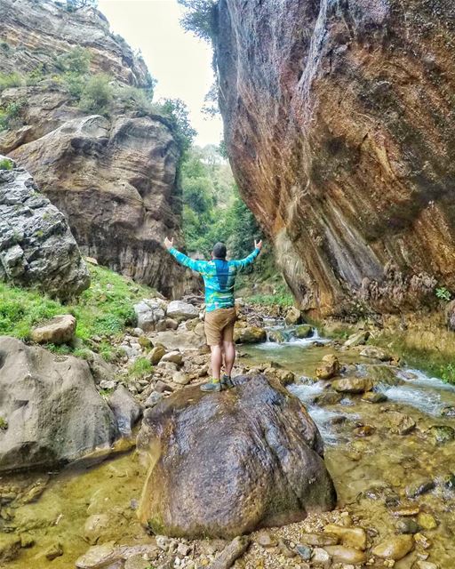 Just stop and look around..... (Between Two Rocks)