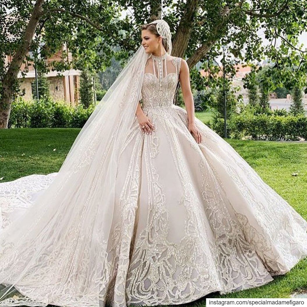 Just stunning 😍😍 @kikamourad  bride  eliekika  eliesaab ...