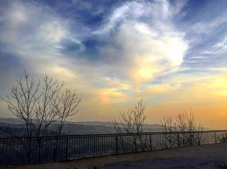 Just to meditate...💙💛 beautiful  view  sunset  sky  clouds ... (Ed Douâr, Mont-Liban, Lebanon)