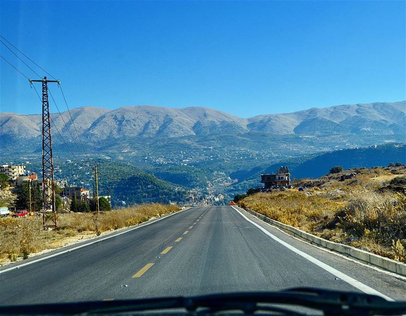 Keep going.❤❤ adventure  roadtrip  traveling  journey  picoftheday ... (Chouf)
