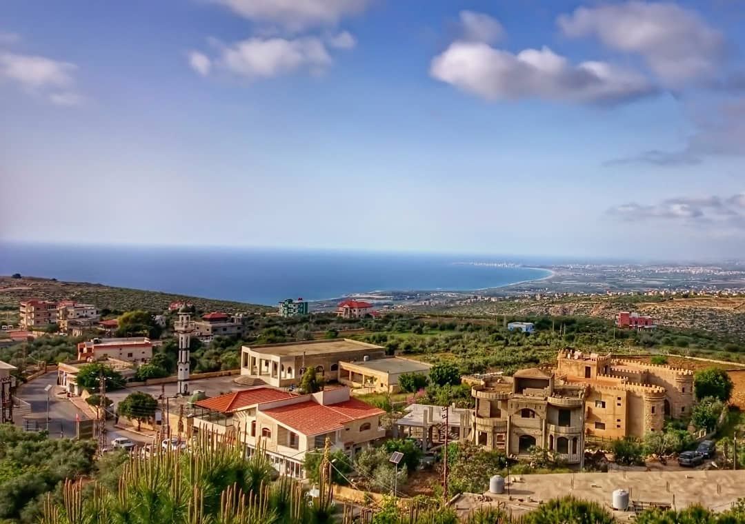 Keep your eyes on the horizon where you can see something beautiful, it's... (Chamaa, Liban-Sud, Lebanon)