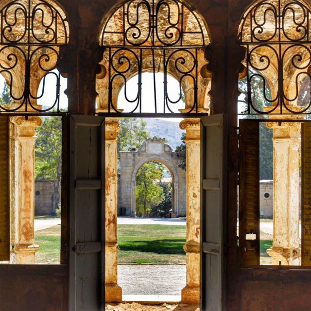 Knockin on heaven's door 🚪•••••••••••••••••••••••••••••• house  village... (Sawfar, Mont-Liban, Lebanon)