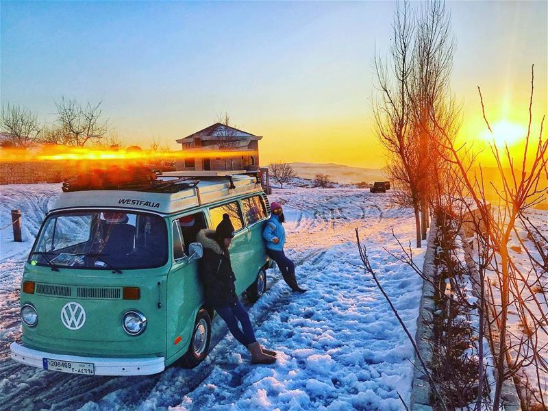 L’autocar et les enfants🚌..... lebanon  livelovelebanon ... (Salib Bekish)