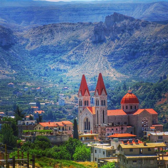 L❤E💙B💚A💛N💜O💟N bestoftheday  picoftheday  photooftheday  photography ... (Bcharré, Liban-Nord, Lebanon)