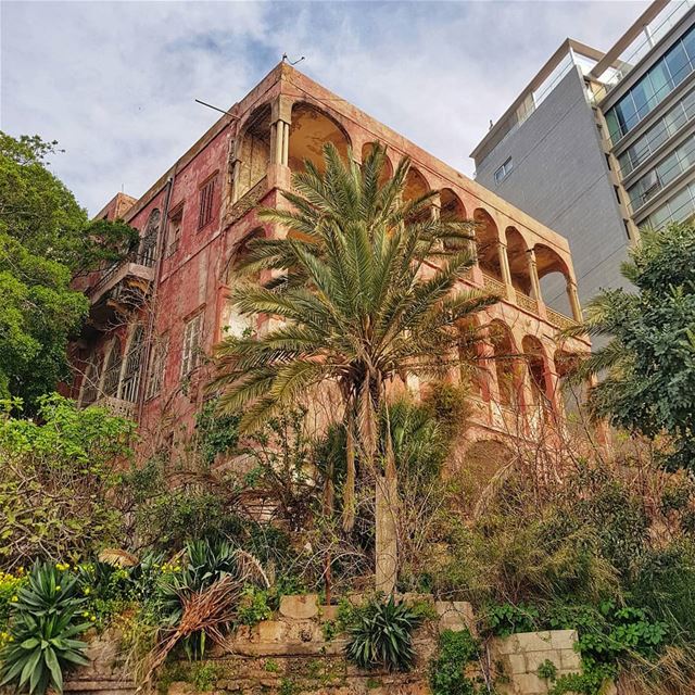 La Maison Rose. Ruined and abandoned but still incredibly beautiful 💔⠀-... (Beirut, Lebanon)