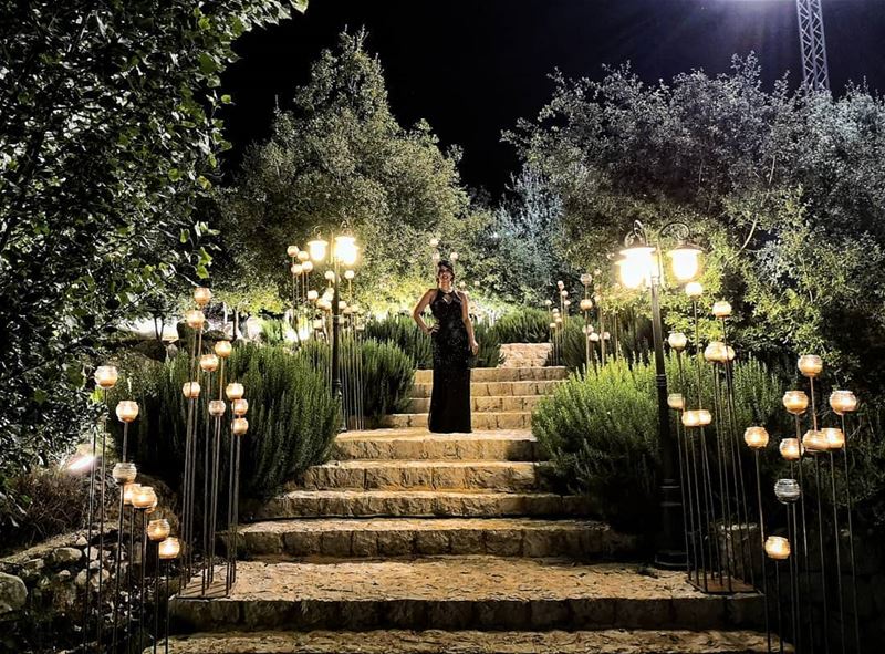  LadyInBlack 🖤 SwanLake  Douar ... (Swanlake Wedding & Event Venue)