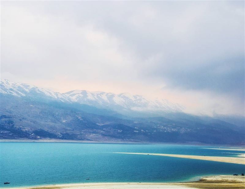 📷🌄🌅..... lake lagoon sea water bluewater sky clouds beach... (Lake Qaraoun)