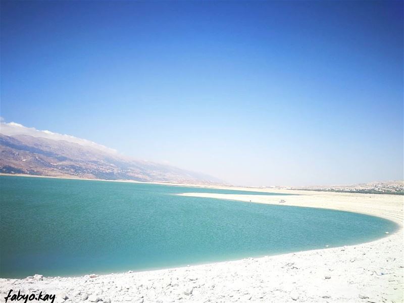  lake lebanon nature holiday b 💙 igdaily montain skyline skylovers... (Lake Qaraoun)
