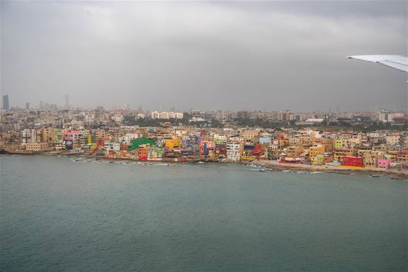 Landing....Reminds me of a favela......😝--- 1000sabor  liban ... (Beirut, Lebanon)