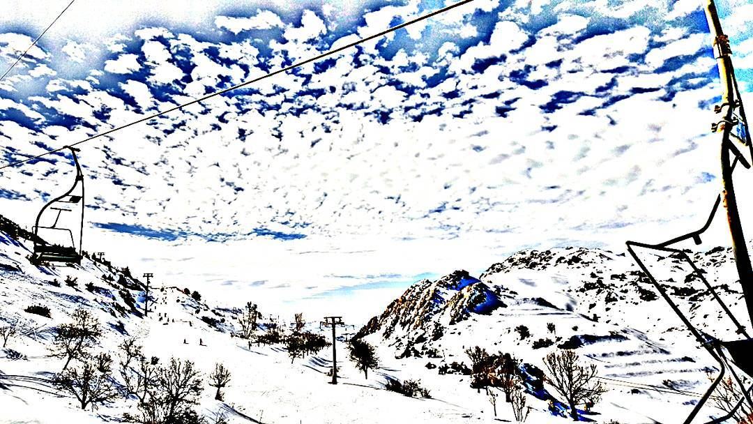  laplouq  ski  skiday  snow  white  blue  beautifulday  beautiful  veiw ... (El Laqloûq, Mont-Liban, Lebanon)
