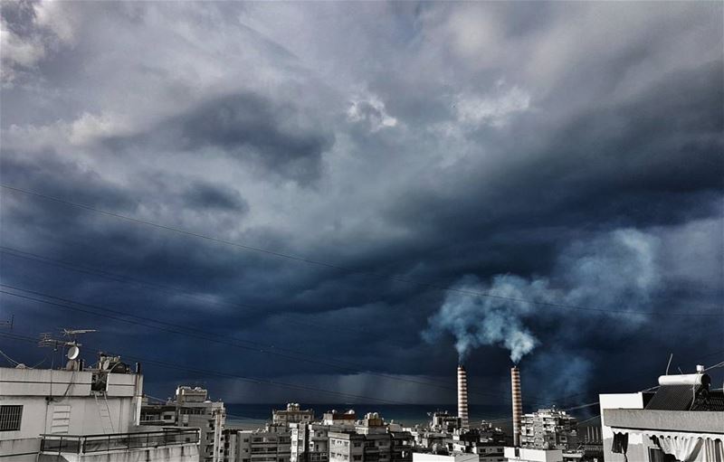 Last day of  2016  sky gone  mad  dramaticweather  darksky ...