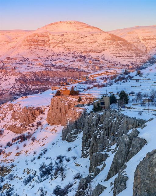 .Last moments of Sun | Faqra, Lebanon. Good evening dear IGers and stay... (Faraya, Mont-Liban, Lebanon)