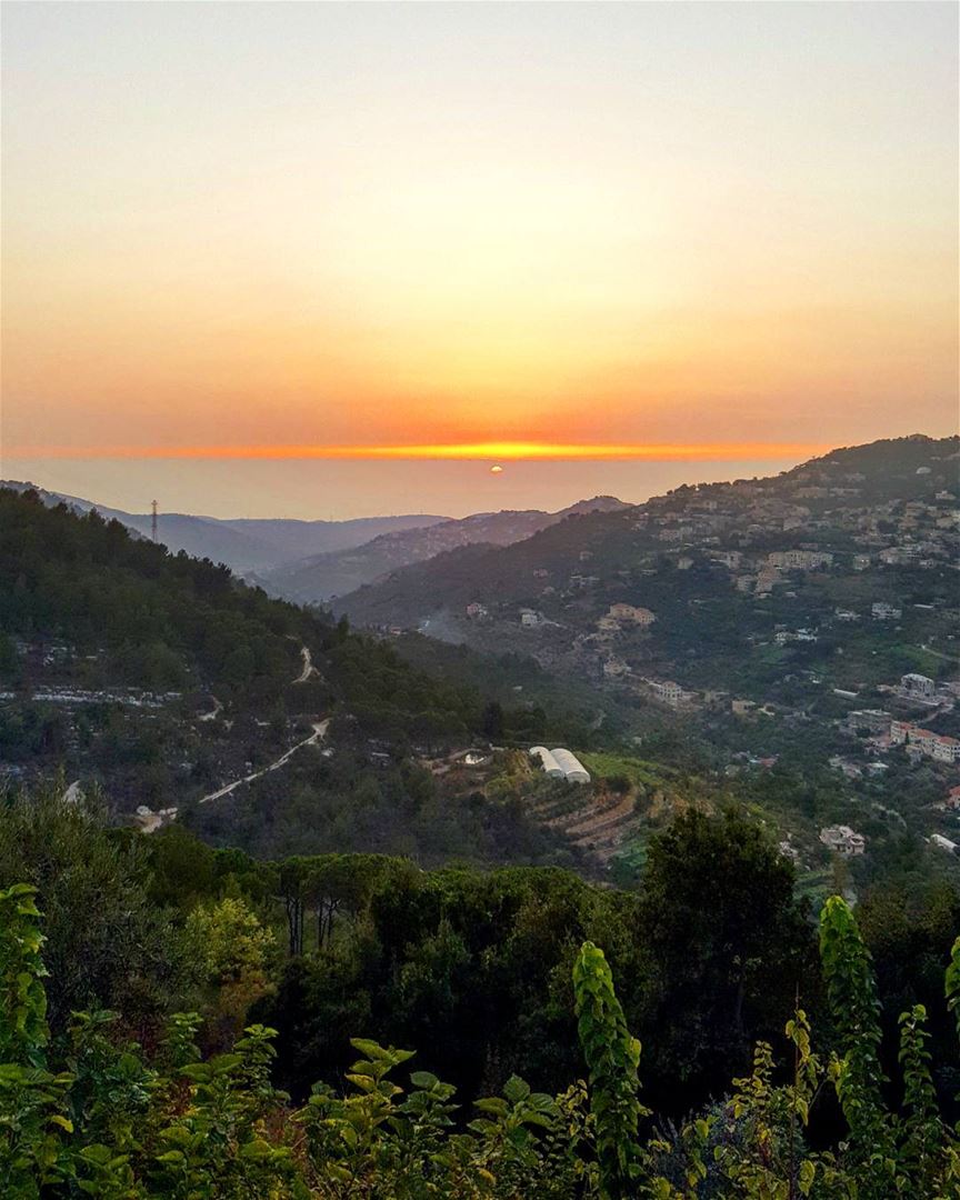 Last one, promise 🙈💛👋🌋 ... sunset  sundown  dusk  Lebanon  ...