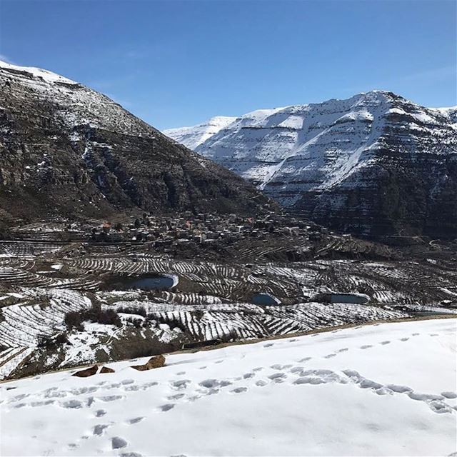 Leave a  footprint wherever you go! In this case in  Akoura 🏔🏔 ... (Akoura, Mont-Liban, Lebanon)