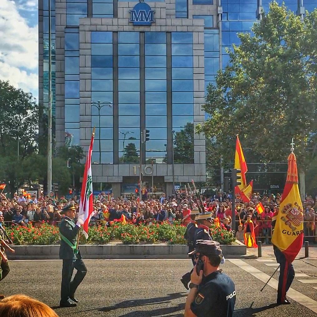 ‪ Lebanese Flag, the only foreign flag, leading the  Spanish Armed Forces... (Paseo Castellana)