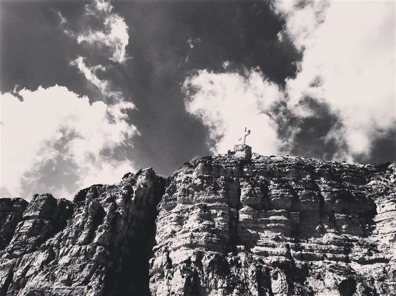  lebanon  akoura  laklouk  intothewild  livelovelaklouk  liveloveakoura ... (سيدة القرن - اللقلوق)