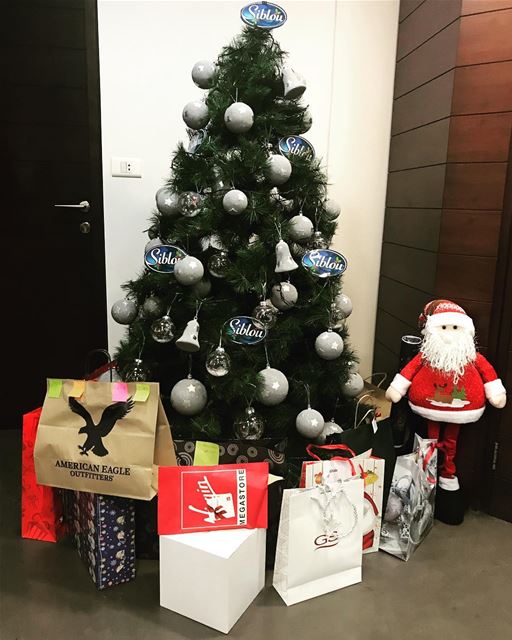  lebanon beirut christmas christmastree siblou siblouseafood cfood santa... (Beirut, Lebanon)