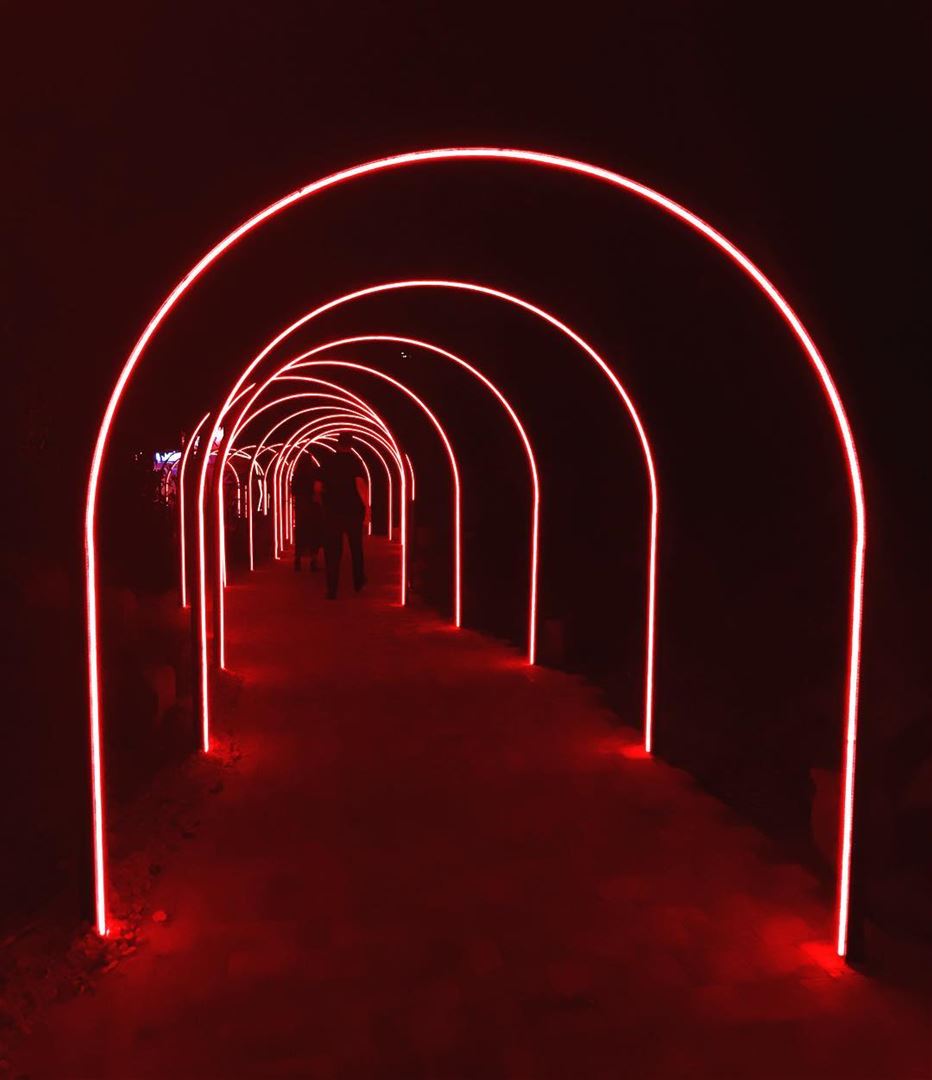  lebanon🇱🇧  beirut  lights  tunnelslight  red  redlight  photografo ... (صيف Feb30)