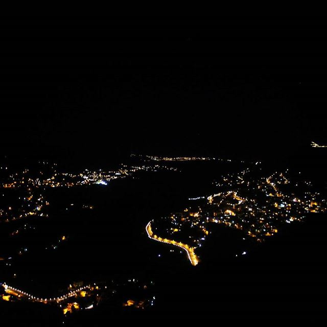  Lebanon  bsheri  night ...
