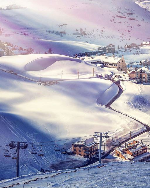 🇱🇧🎆🕊 Lebanon covered by white, the color of peace. And this is how we... (Mzaar Kfardebian)