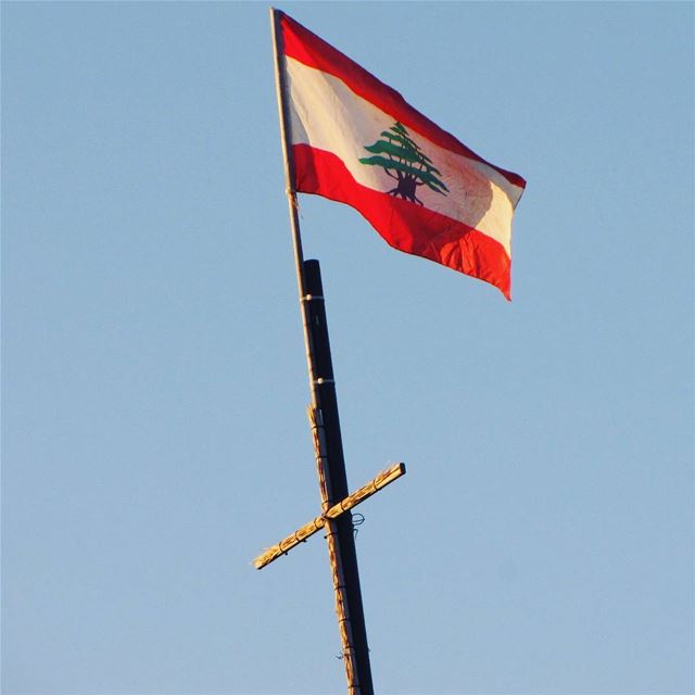  lebanon  cross  christianity  patriotism  top  niha  batroun  lebanon ...
