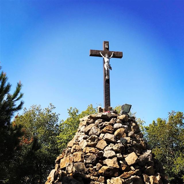  lebanon dlebta mountlebanon livelovelebanon livelovedlebta cross jesus... (Dlebta, Mont-Liban, Lebanon)