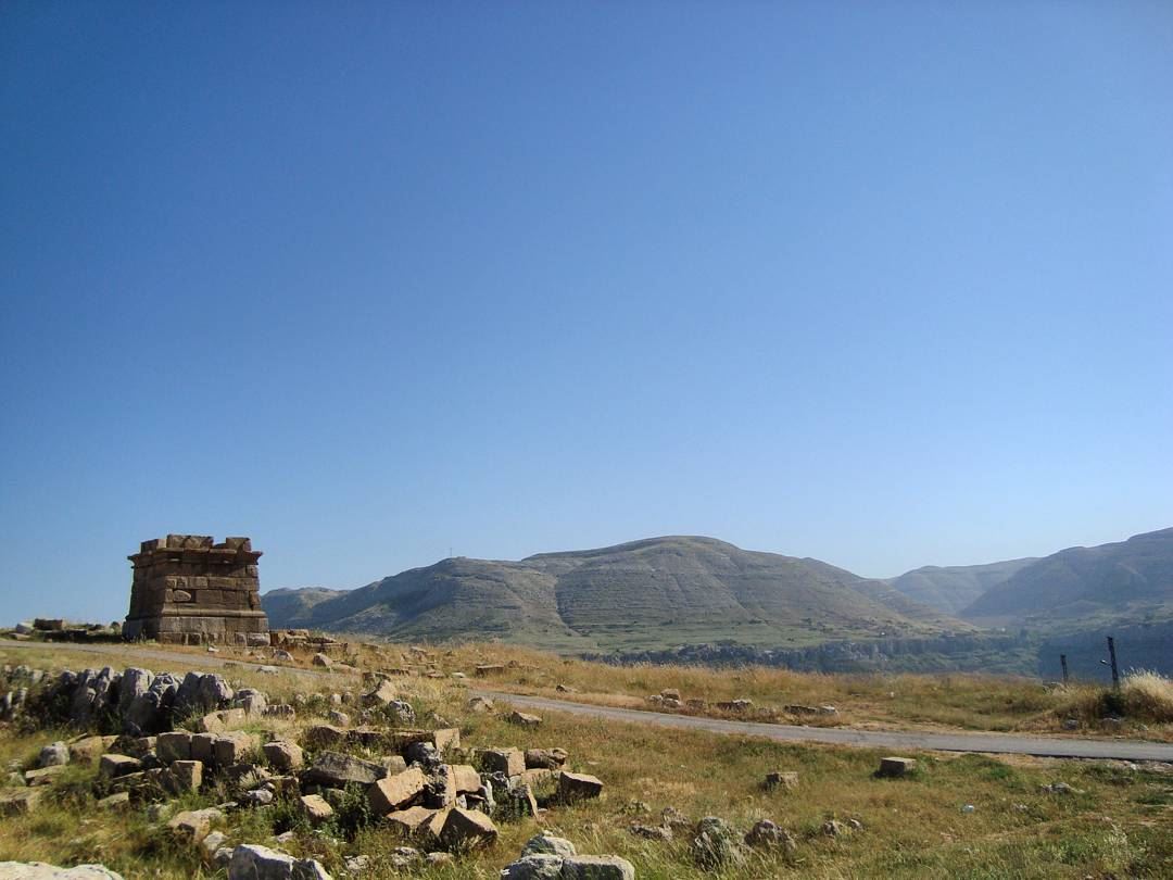  lebanon  faqra  ruins  tourism  roadtrips  mountainscape  mountains ... (Faqra, Kfardebian)