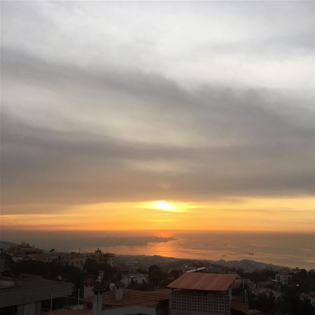  lebanon  instalike  colorful  sunset  sunsets_captures  clouds  horizon ...