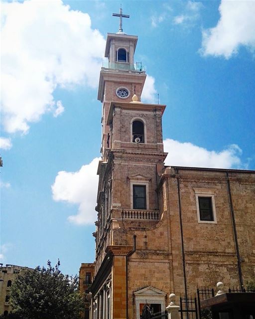  lebanon  lebanese  beirut  beirutfootsteps  architecture  church  bluesky... (Beirut, Lebanon)