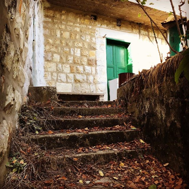  lebanon lebanese mountains mountain dlebta livelovelebanon automn door... (Dlebta, Mont-Liban, Lebanon)