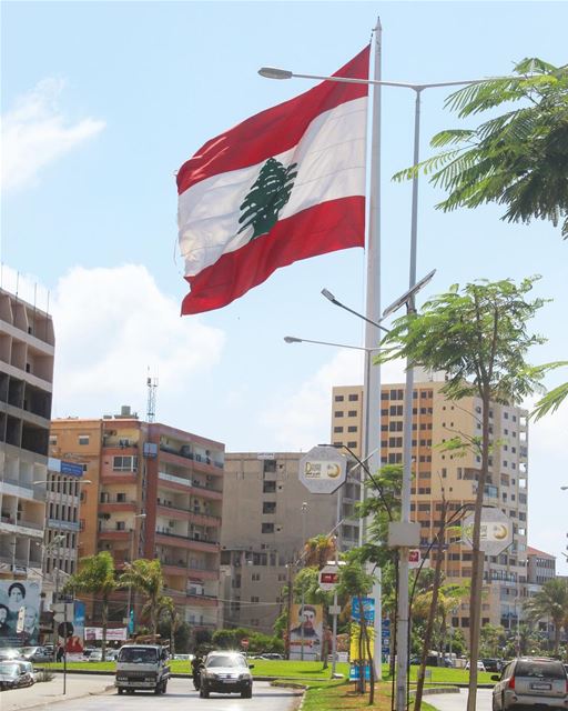  lebanon lebanontimes whatsuplebanon bestoflebanon livelovetyre instatyre... (Soûr, Al Janub, Lebanon)