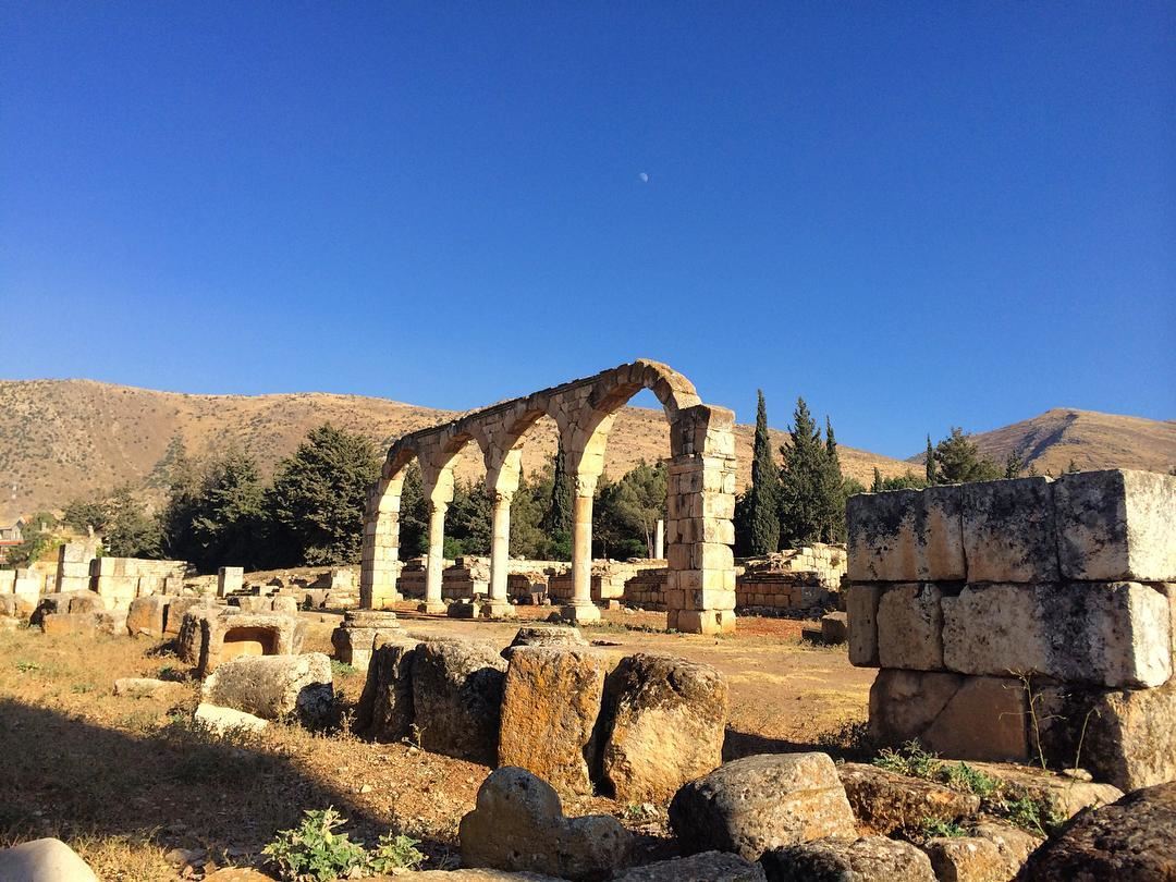  lebanon  liban  bekaa  valley  history  culture  ancient  roman  ruins ... (`Anjar, Béqaa, Lebanon)