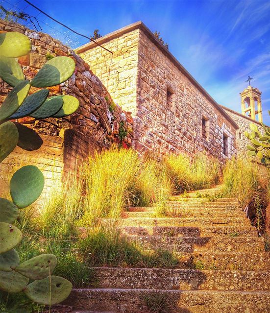 🙏😊 lebanon  nature  naturelovers  natureporn  landscape  follow4follow ... (El Qsaïbé, Mont-Liban, Lebanon)