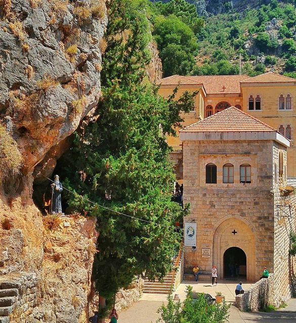❤🙏 lebanon  nature  naturelovers  natureporn  landscape  follow4follow ... (Mar Antonios-Kozhaya)