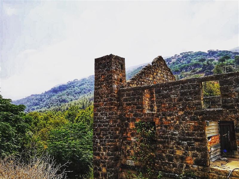  lebanon  nature  old  house  ruins  architecture  history  mountains ... (Abey, Mont-Liban, Lebanon)