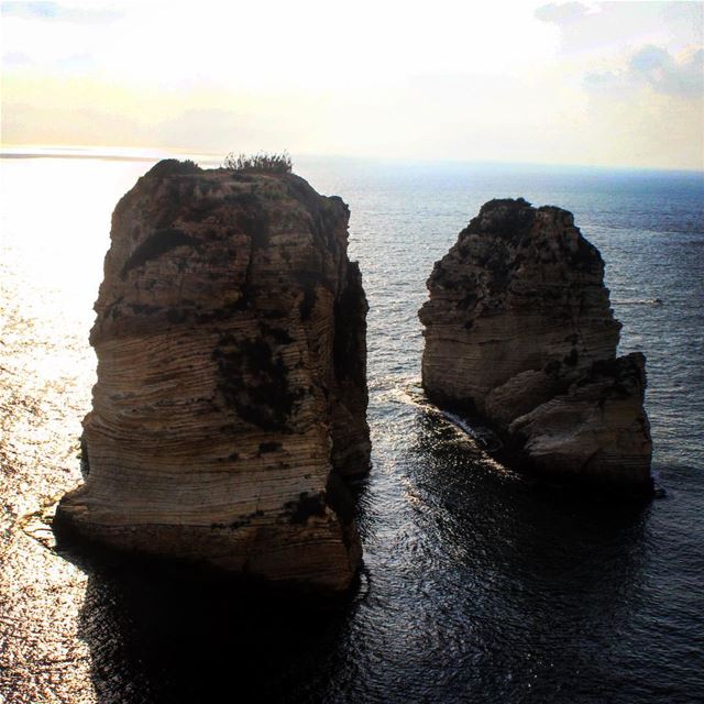  Lebanon  rawshe  rock  sea ...