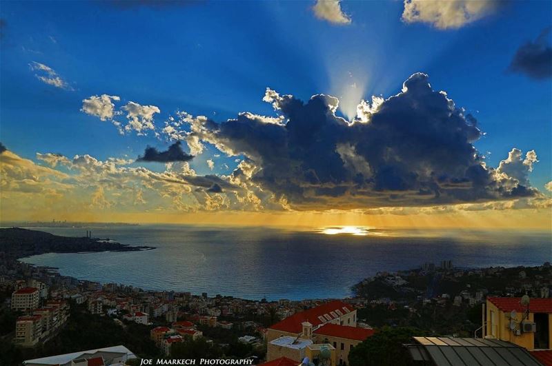 Lebanon's sunset❤️ Jounieh bay from Ghazir!  sunset  jounieh  ghazir  view... (Jounieh - Lebanon)
