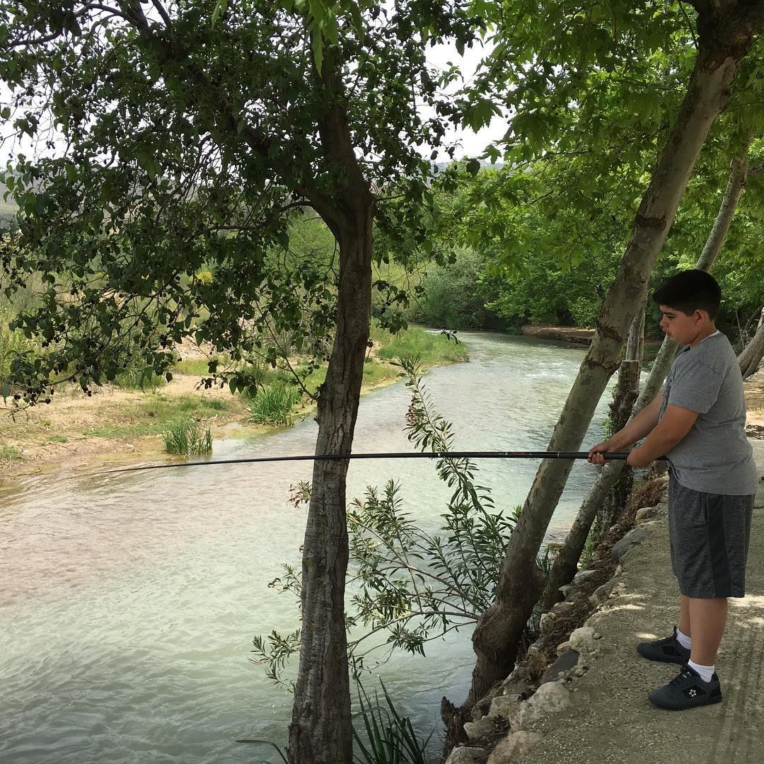  lebanon  southlebanon  khardali  river  myson enjoying  fishing even... (Abou Charbel - Khardale)