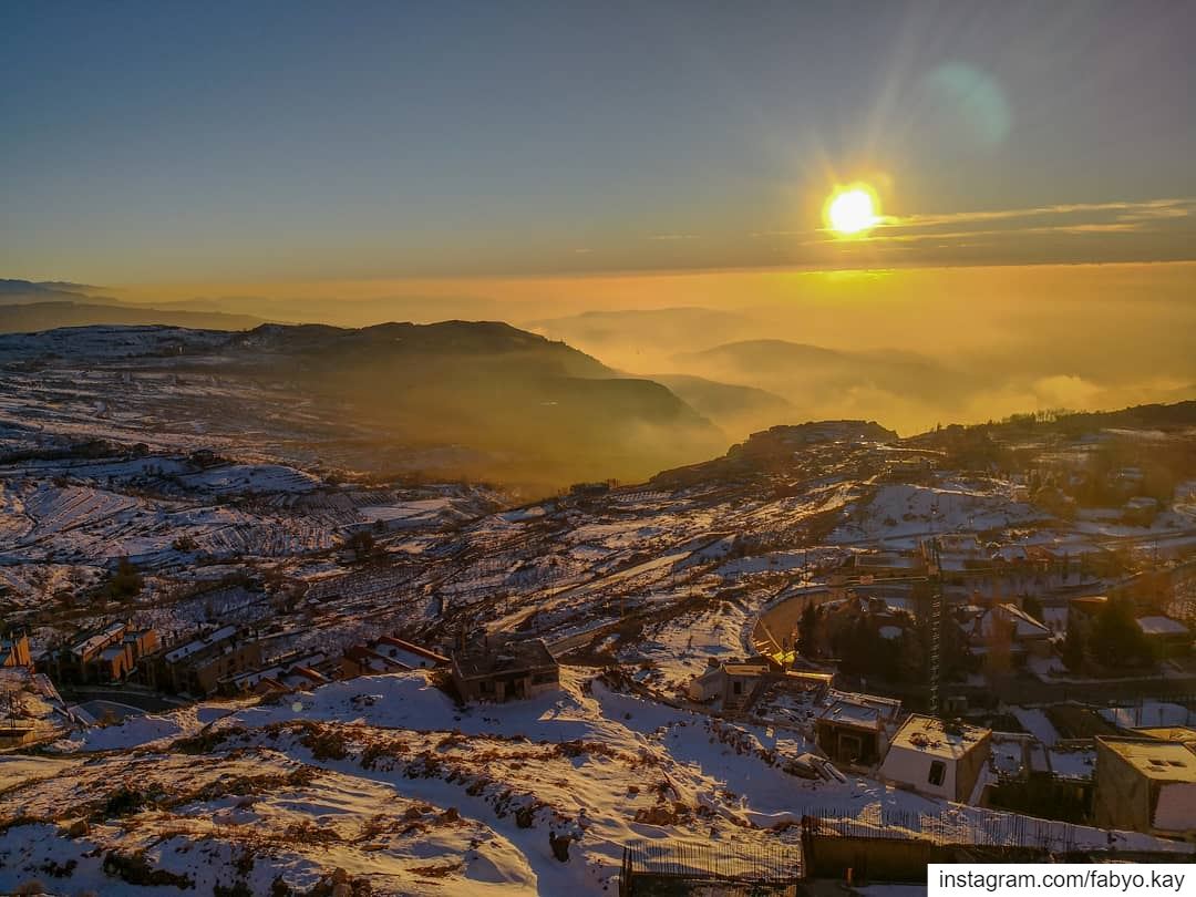  lebanon sunset sunsetporn snow skiing  hikingculture master_shots... (Mzaar Kfardebian)