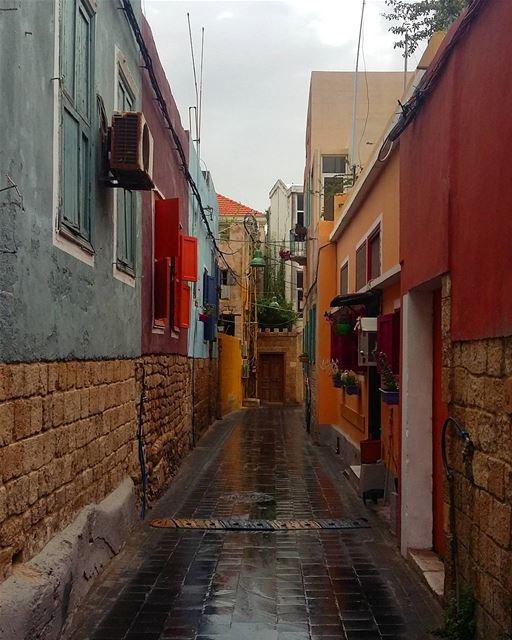  lebanon  tyre  old  houses  biking  bikeswithoutlimits  bikinglife ... (Tyre, Lebanon)