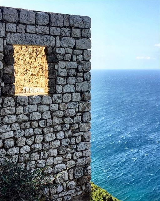 🐳  lebanon  view  sea ... (Lebanon)