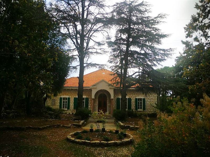  lebanonhouses archilovers nature house trees naturelovers igdaily... (Dahr Es-Suwan, Mont-Liban, Lebanon)