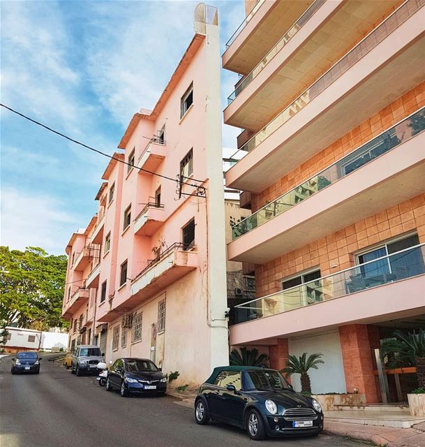 Legendary The Grudge wall house, the thinnest building in Lebanon 🏠 Самое... (Beirut, Lebanon)