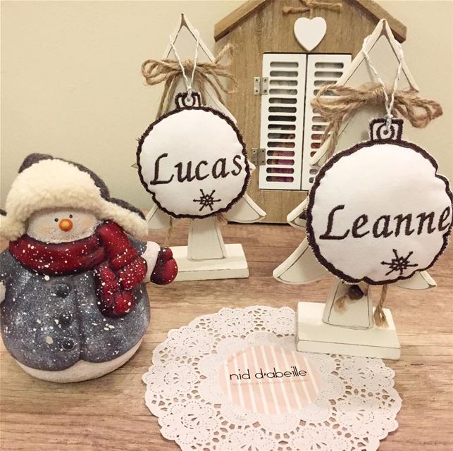 Let it snow ❄️tree ornaments 🎄Write it on fabric by nid d'abeille  its ...